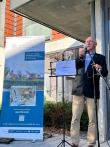 Inauguration des logements témoins hier soir sous le soleil ☀️ par Patrick Delebarre, Maire de Bondues, Maxime Mulliez, Président de l'association Groupe Orchidées, Delphine Desrousseaux, Directrice du domaine et Sébastien Beurel, DG délégué de Nacarat ! Ce fut l'occasion de présenter les logements ainsi que les prestations proposées aux habitants. 🌸Une très belle soirée, conviviale et entourée par les adjoints de la mairie, les collaborateurs du groupe Orchidées et prestataires. 🙏😀