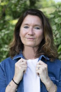 Portrait de Caroline - Les Diamants Blancs de Croix
